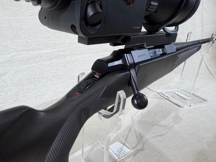 #215-•-browning-a-bolt-rifle-image-27