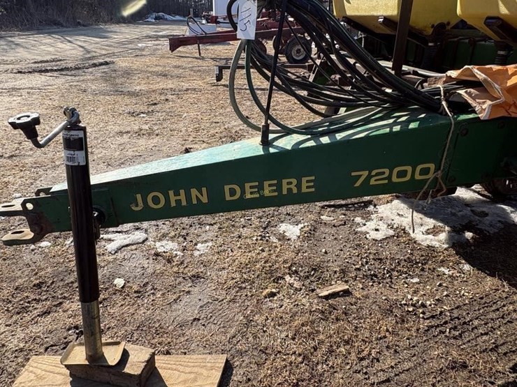 john-deere-7200-image-2