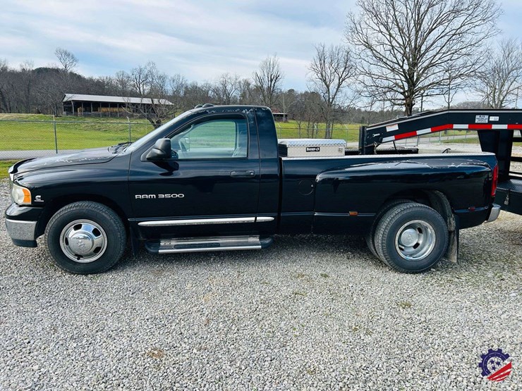 2004-dodge-ram-3500-image-2