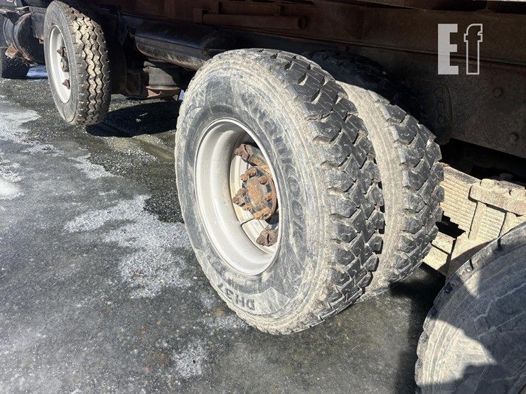 1984-ford-l8000-image-13