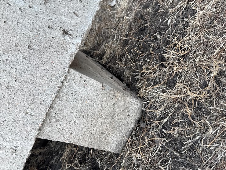 8'-concrete-feed-bunks-image-18