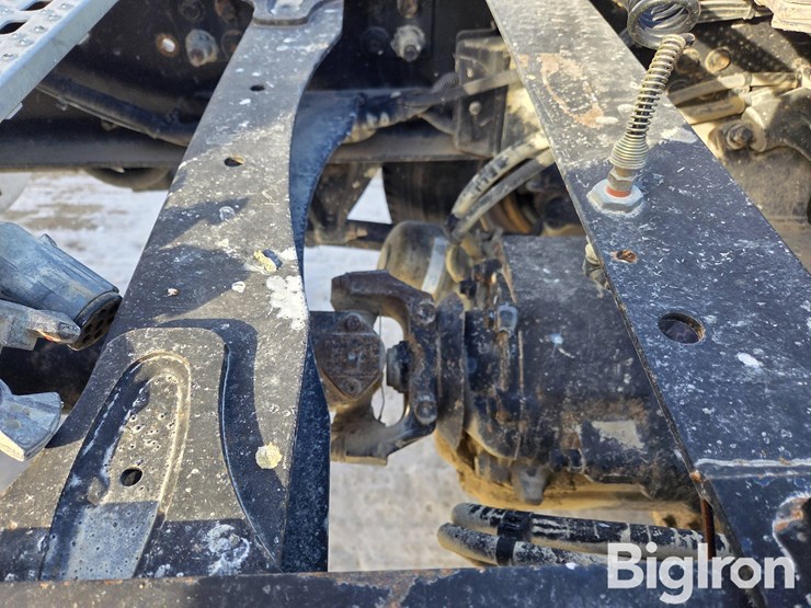 2004-sterling-at9500-image-17