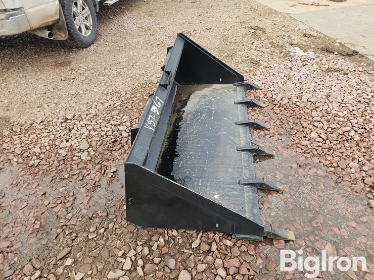 skid-steer-bucket-w/teeth-image-4