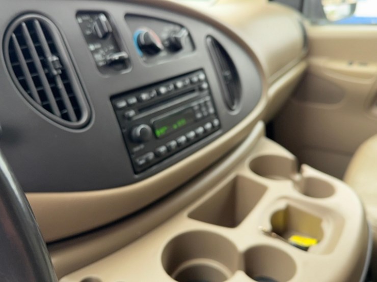 2003-ford-e350-image-21