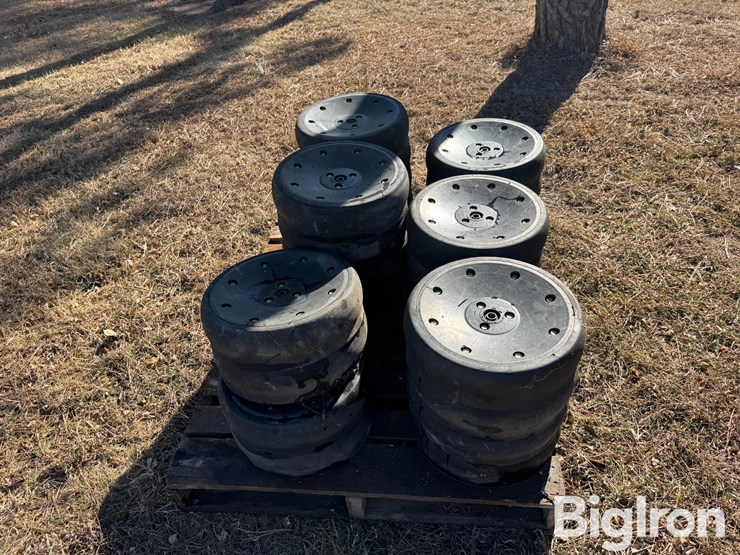 john-deere-closing-wheels-image-7