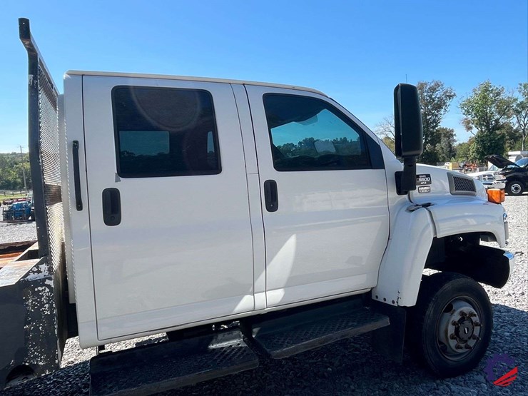 2007-gmc-c5500-flatbed-truck-image-35