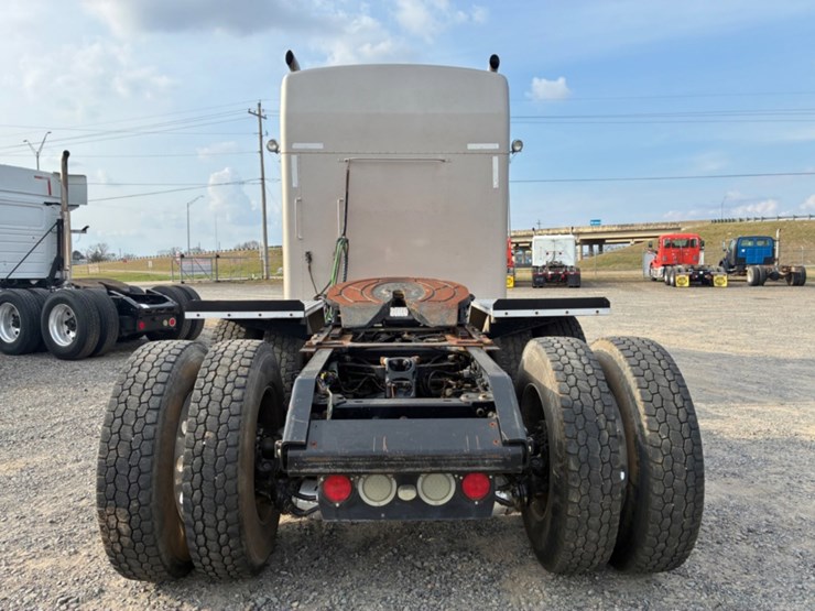 2012-kenworth-t800-image-5