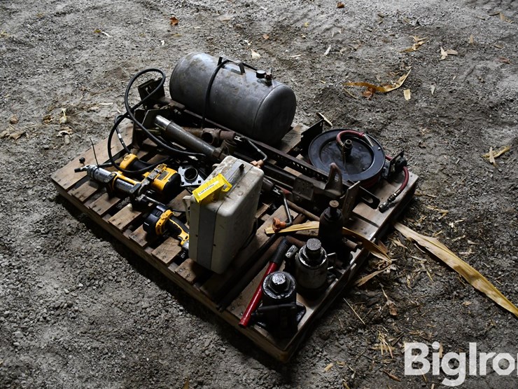 pallet-of-farm-support-image-7