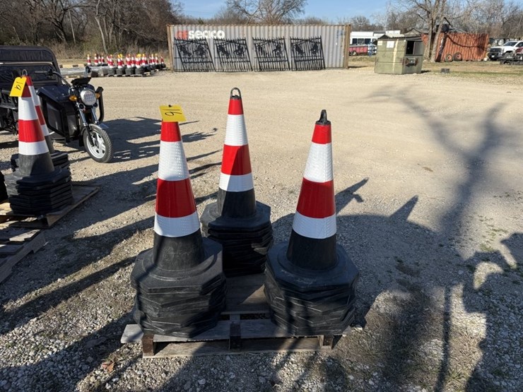 25-traffic-cones-image-1