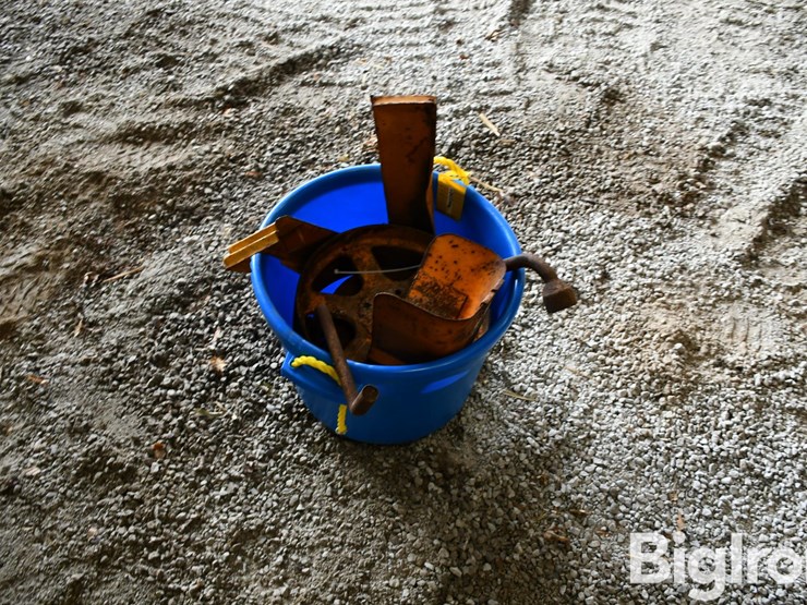 tote-of-minneapolis-moline-parts-image-7