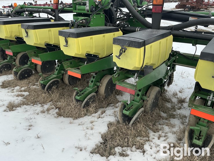 john-deere-planter-16r30”-image-18