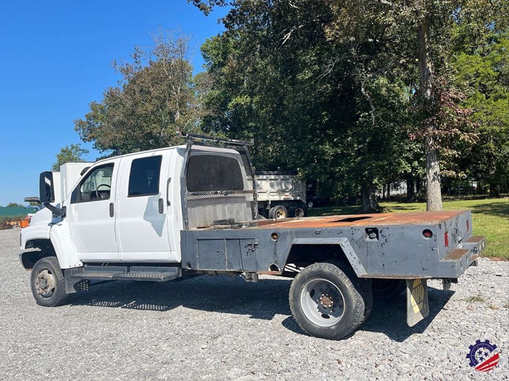 2007-gmc-c5500-flatbed-truck-image-2