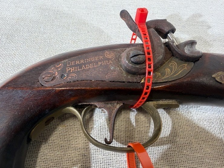 #200-•-pair-of-derringer-pistols-image-5