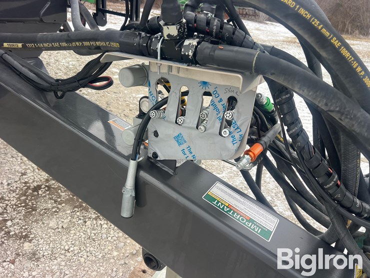 unverferth-2250-pro-force-dry-fertilizer-spreader-image-16