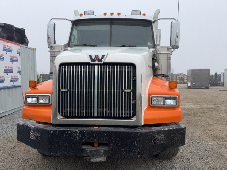 2015-western-star-4900sb-image-3