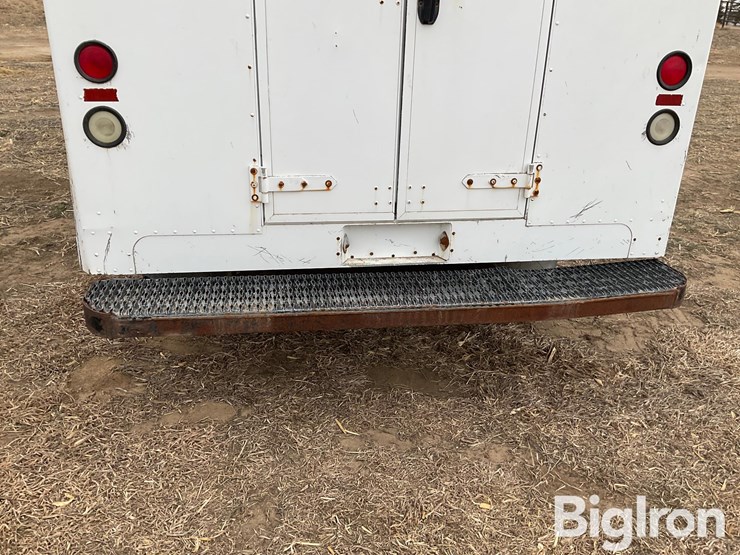 2004-workhorse-p42-image-12