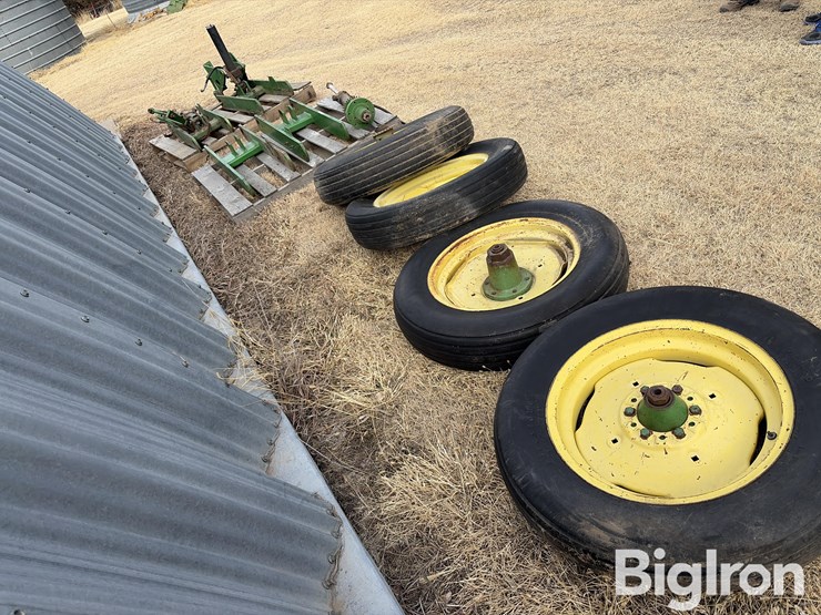 john-deere-1770-wheels-&-drive-frames-image-3