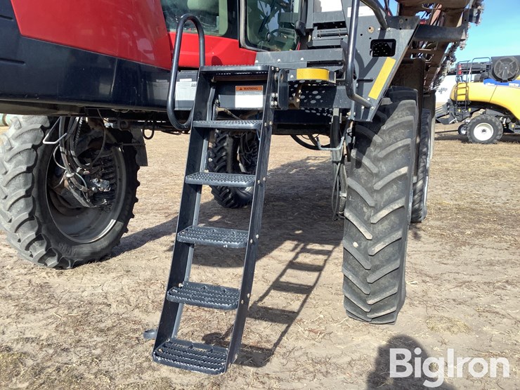 2015-case-ih-patriot-4440-image-11