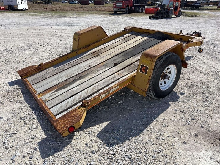 1984-charles-machine-works-s4a-s/a-tilt-deck-trailer-image-3