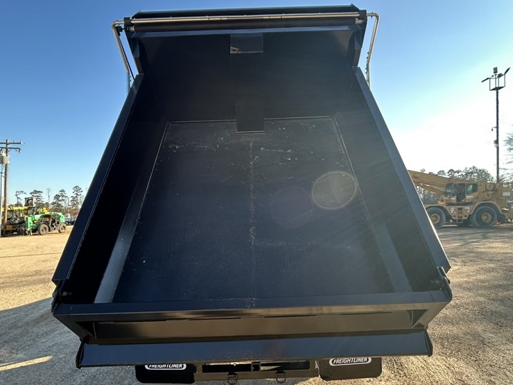 2014-dodge-ram-3500-image-23