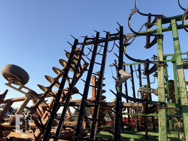 john-deere-724-image-11