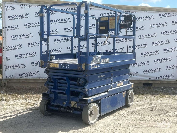 2005-jlg-2646e2-image-1