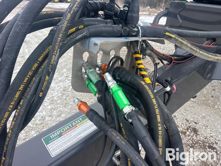 unverferth-2250-pro-force-dry-fertilizer-spreader-image-11