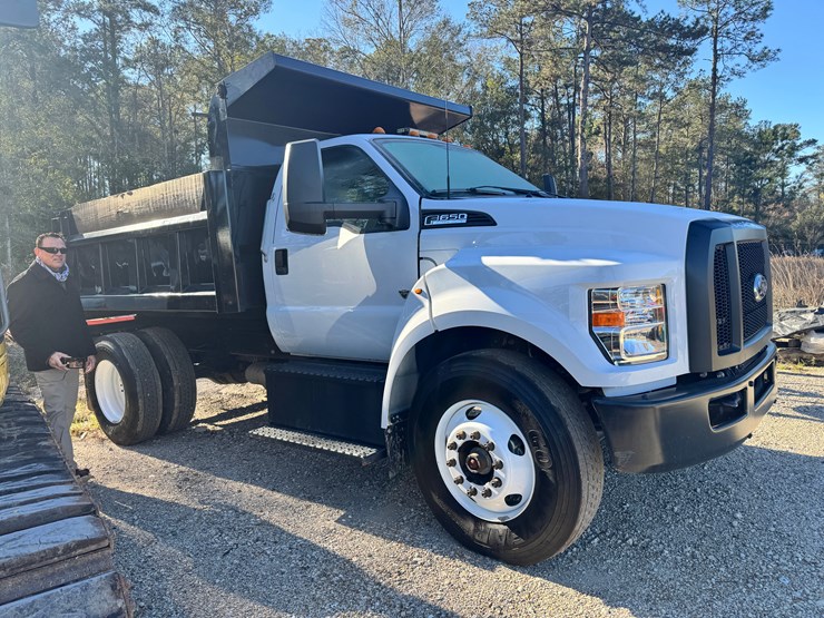 2025-ford-f650xl-image-14