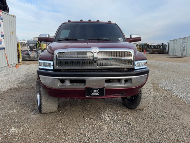 2002-dodge-2500-image-3