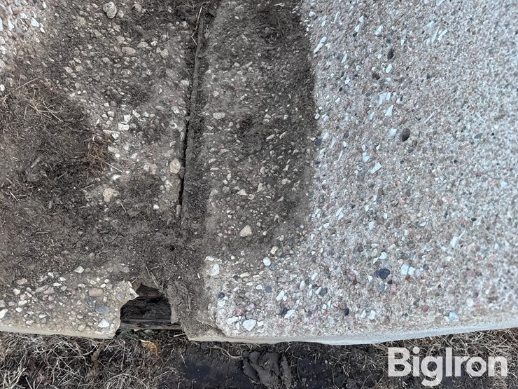 8'-concrete-feed-bunks-image-10