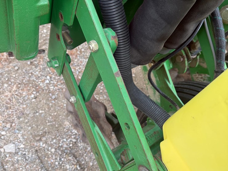 john-deere-7200-image-16