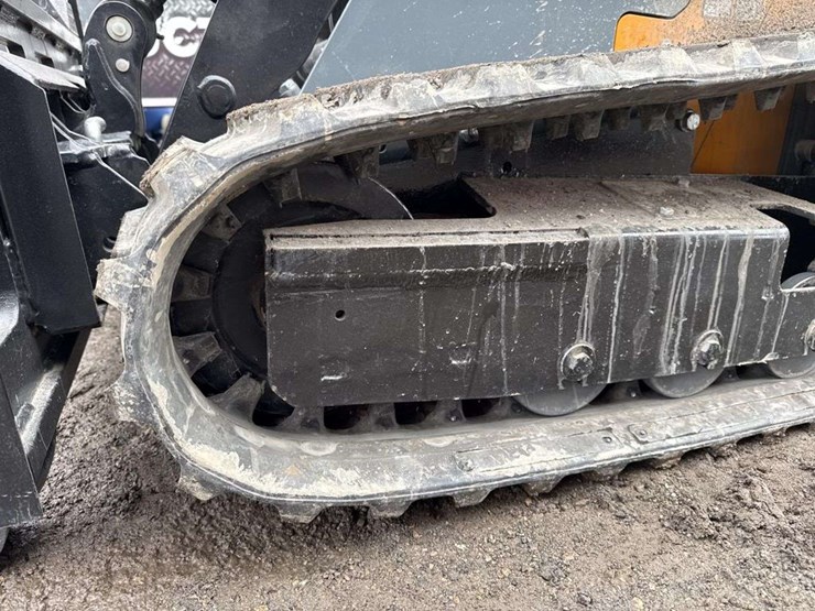 giant-gs950t-mini-skid-steer-image-10