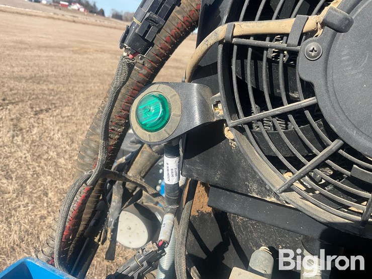 2014-kinze-4900-image-17