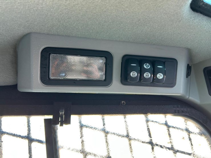 2018-caterpillar-299d-image-25