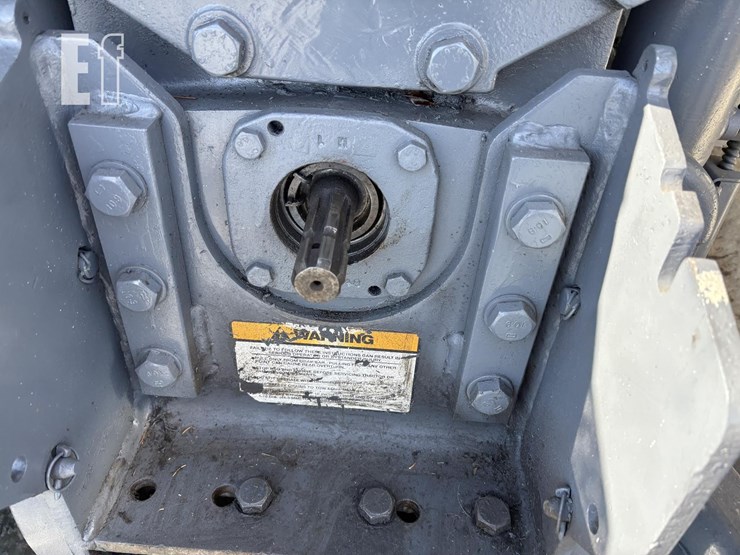 1995-ford-8670-image-19