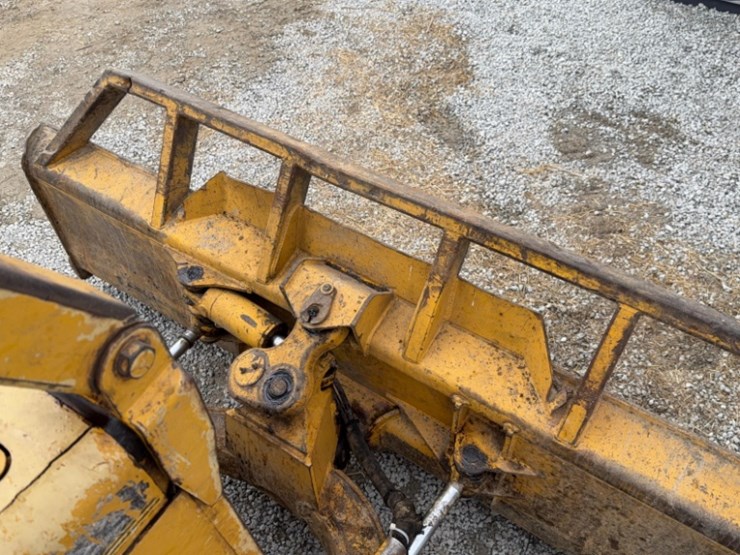 1992-deere-650g-image-24