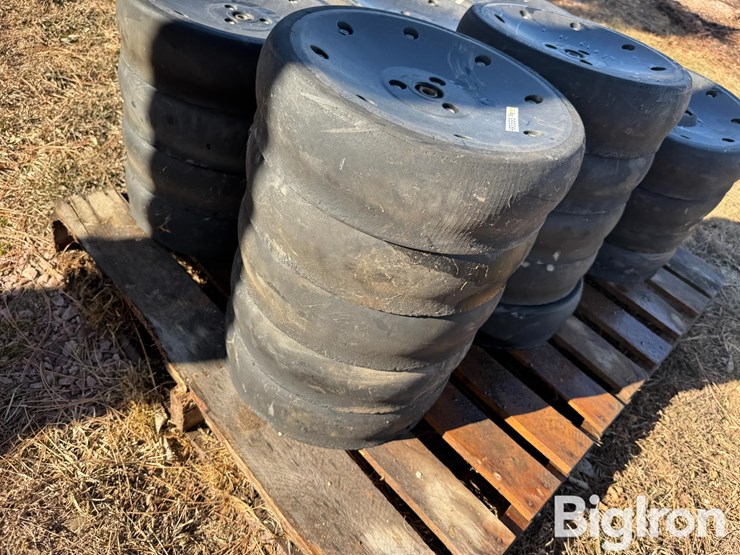 john-deere-closing-wheels-image-12