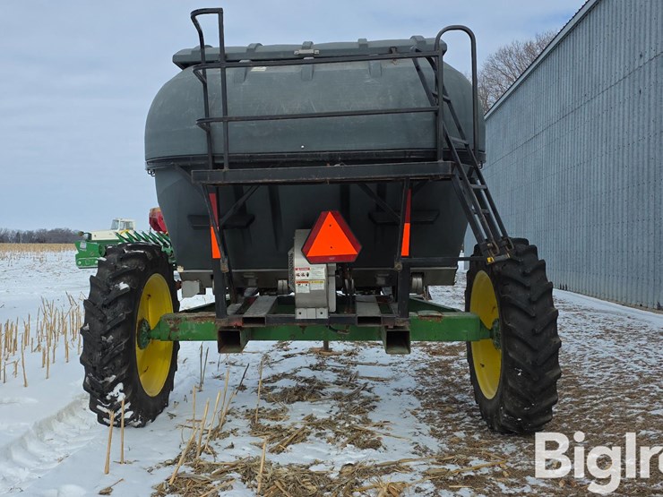 montag-dry-fertlizer-cart-image-6