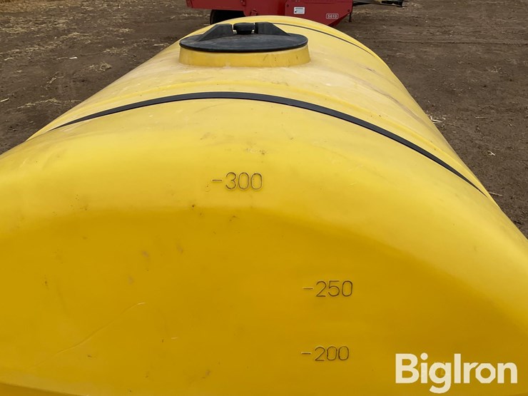 front-mount-fertilizer-tank-image-9