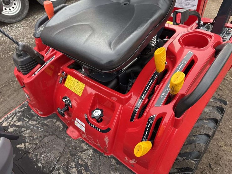 2022-massey-ferguson-tractor-w/-loader-&-backhoe-image-10