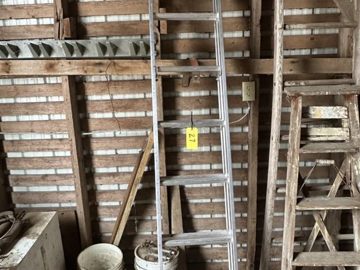 keller-aluminum-extension-ladder-image-2