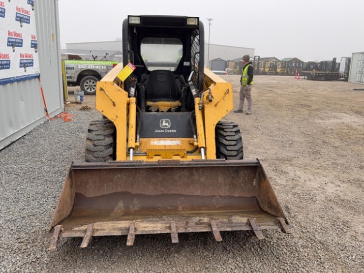 john-deere-325-image-5