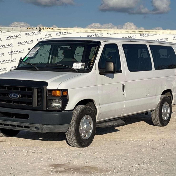 2011 FORD E350