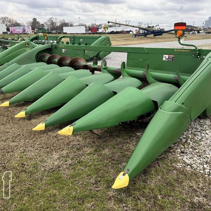 2008 JOHN DEERE 608C