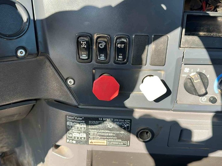 2012-mack-chu-(pinnacle)-image-11