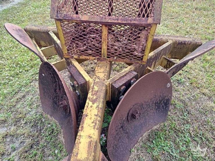 2011-terra-riser-300d-sa-fire-plow-attachment-image-8