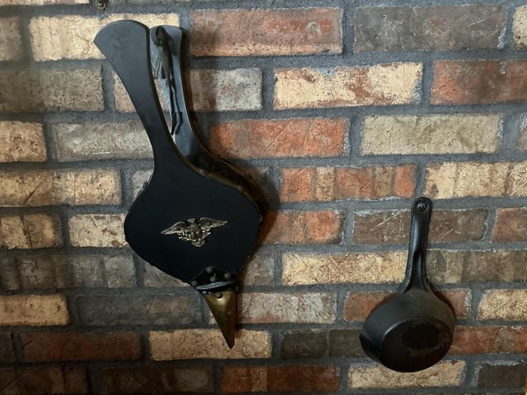 stoneware-fireplace-set-&-tools-image-4