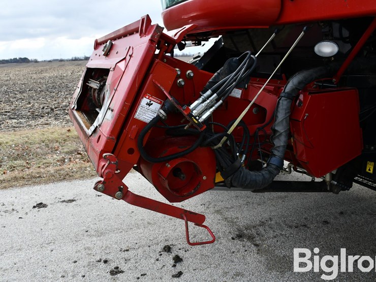 2011-case-ih-6088-image-11