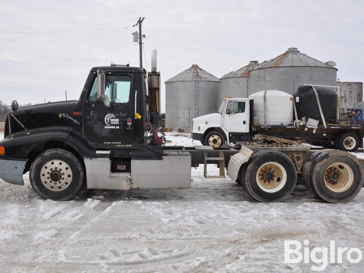 1991-international-8300-t/a-truck-tractor-image-8