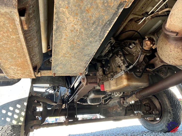 2007-gmc-c5500-flatbed-truck-image-24